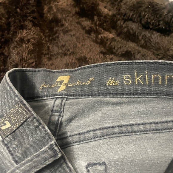 7 for all mankind Low-Mid Rise Skinny Jeans Copped Raw Hem Gray Faded Black - Picture 4 of 12